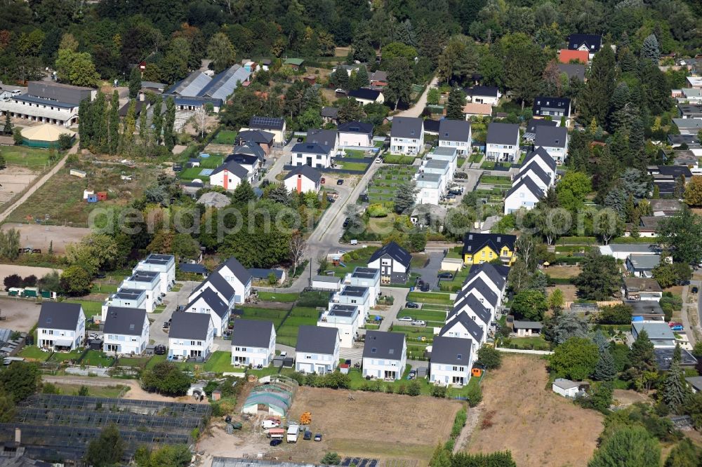 Aerial photograph Berlin - Single-family residential area of settlement on Pfauenkehre in the district Rudow in Berlin, Germany