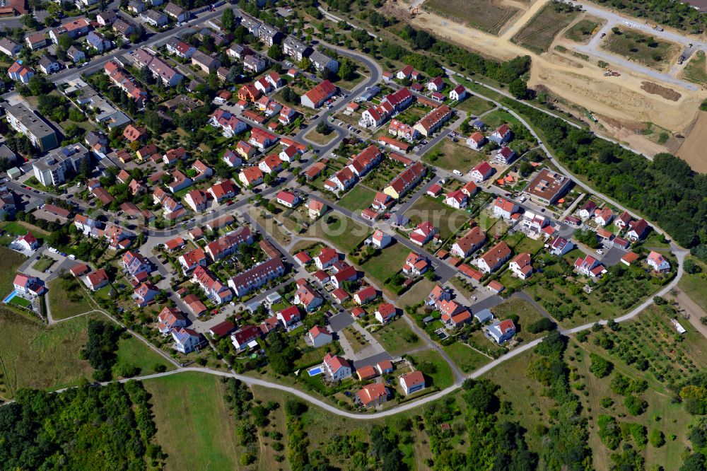 Aerial image Frauenland - Single-family residential area of settlement on the edge of agricultural fields in Frauenland in the state Bavaria, Germany