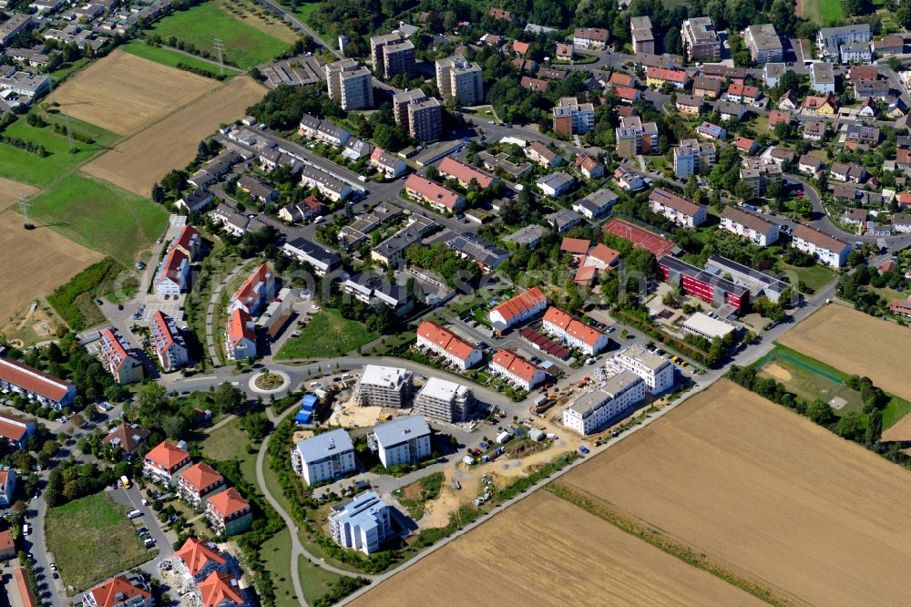 Aerial photograph Lengfeld - Single-family residential area of settlement on the edge of agricultural fields in Lengfeld in the state Bavaria, Germany