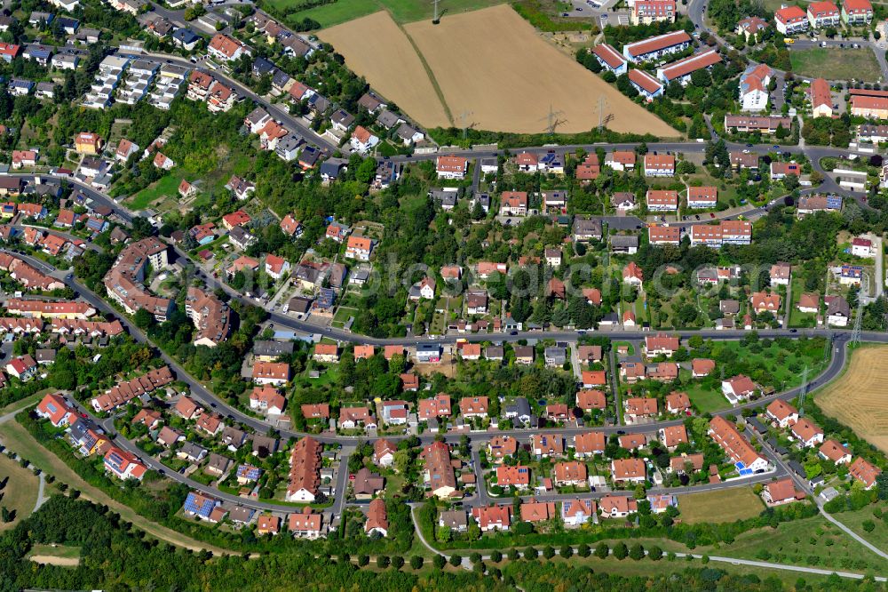 Aerial photograph Lengfeld - Single-family residential area of settlement on the edge of agricultural fields in Lengfeld in the state Bavaria, Germany