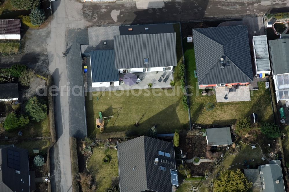 Aerial image Magdeburg - Single-family residential area of settlement Im Rennegarten in the district Nordwest in Magdeburg in the state Saxony-Anhalt