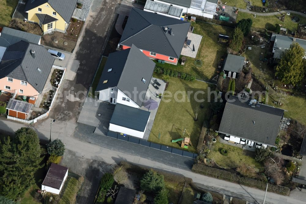 Magdeburg from above - Single-family residential area of settlement Im Rennegarten in the district Nordwest in Magdeburg in the state Saxony-Anhalt