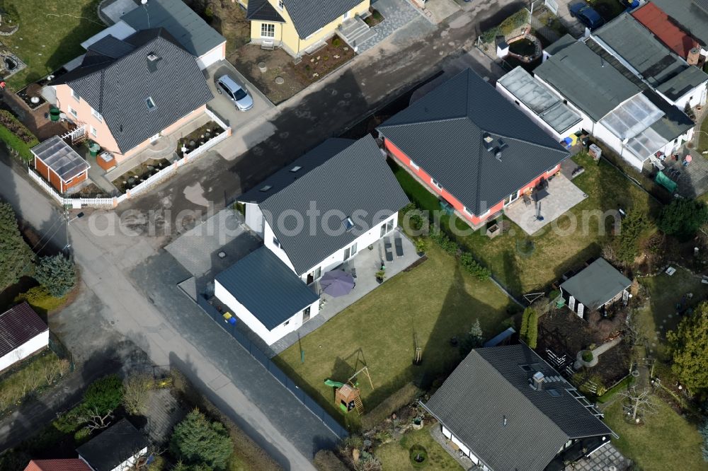 Magdeburg from the bird's eye view: Single-family residential area of settlement Im Rennegarten in the district Nordwest in Magdeburg in the state Saxony-Anhalt