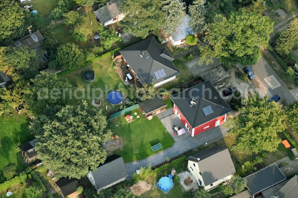 Fredersdorf-Vogelsdorf from above - Single-family residential area of settlement Richard-Wagner-Strasse in Fredersdorf-Vogelsdorf in the state Brandenburg