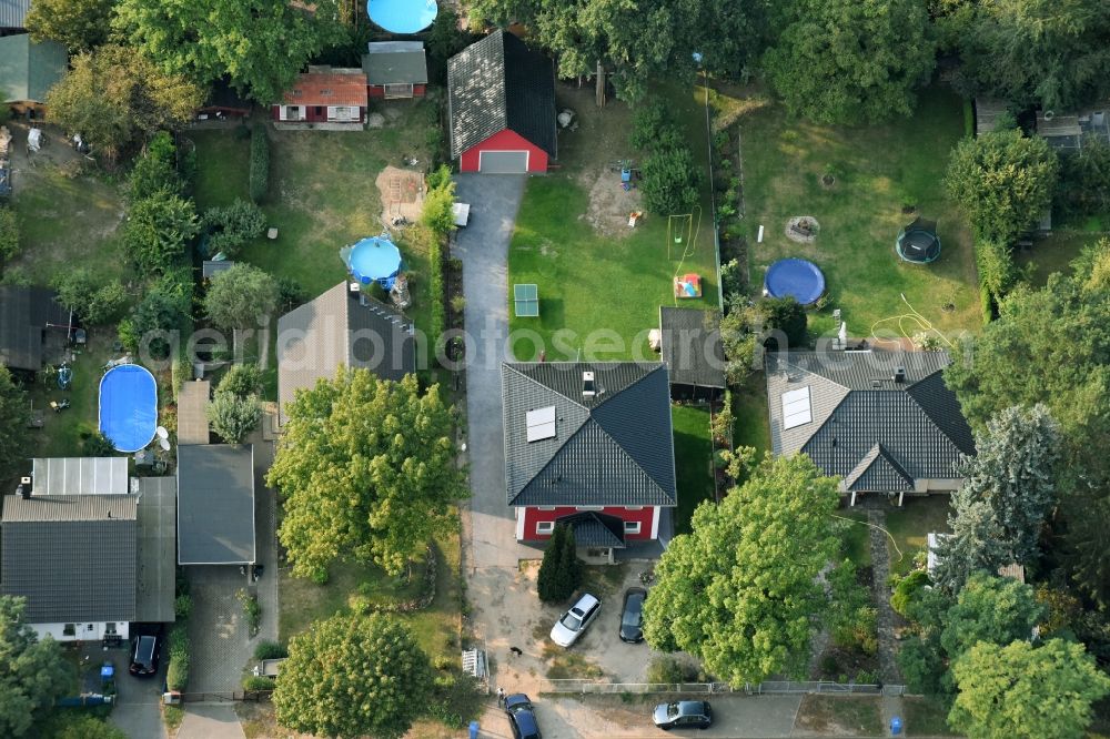 Aerial image Fredersdorf-Vogelsdorf - Single-family residential area of settlement Richard-Wagner-Strasse in Fredersdorf-Vogelsdorf in the state Brandenburg