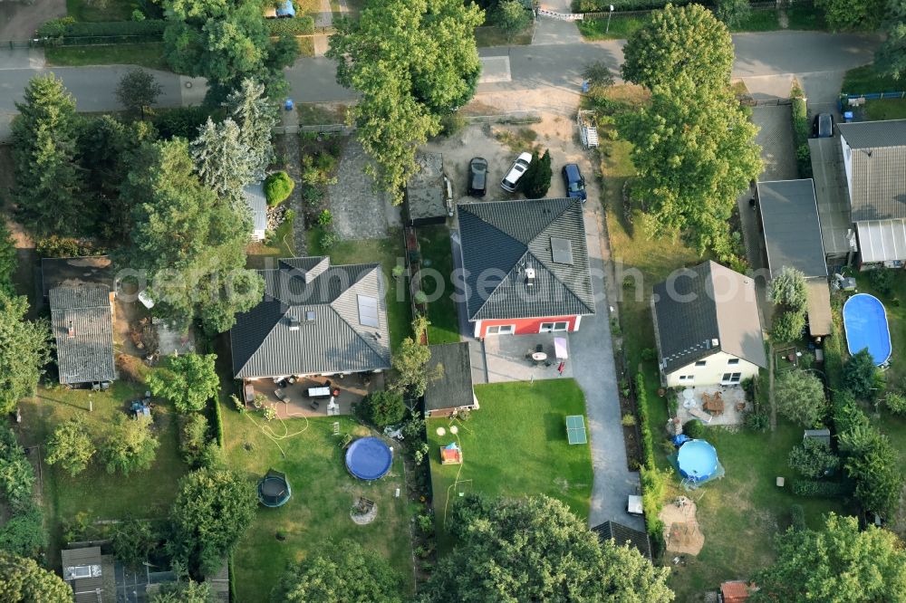 Aerial image Fredersdorf-Vogelsdorf - Single-family residential area of settlement Richard-Wagner-Strasse in Fredersdorf-Vogelsdorf in the state Brandenburg