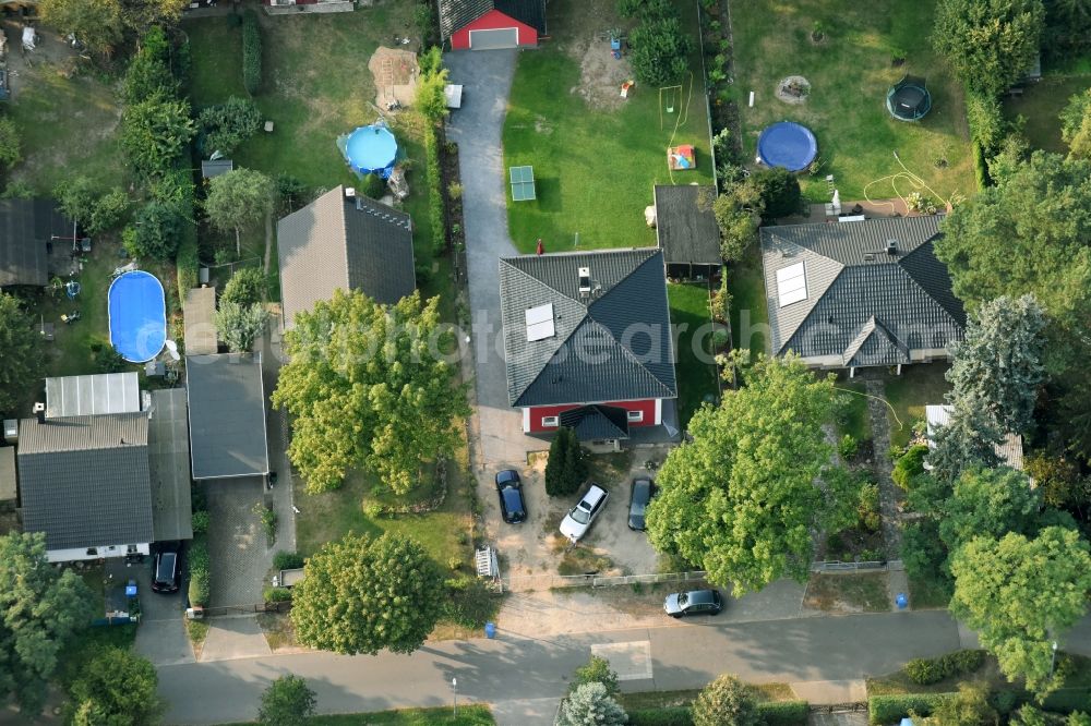 Fredersdorf-Vogelsdorf from the bird's eye view: Single-family residential area of settlement Richard-Wagner-Strasse in Fredersdorf-Vogelsdorf in the state Brandenburg