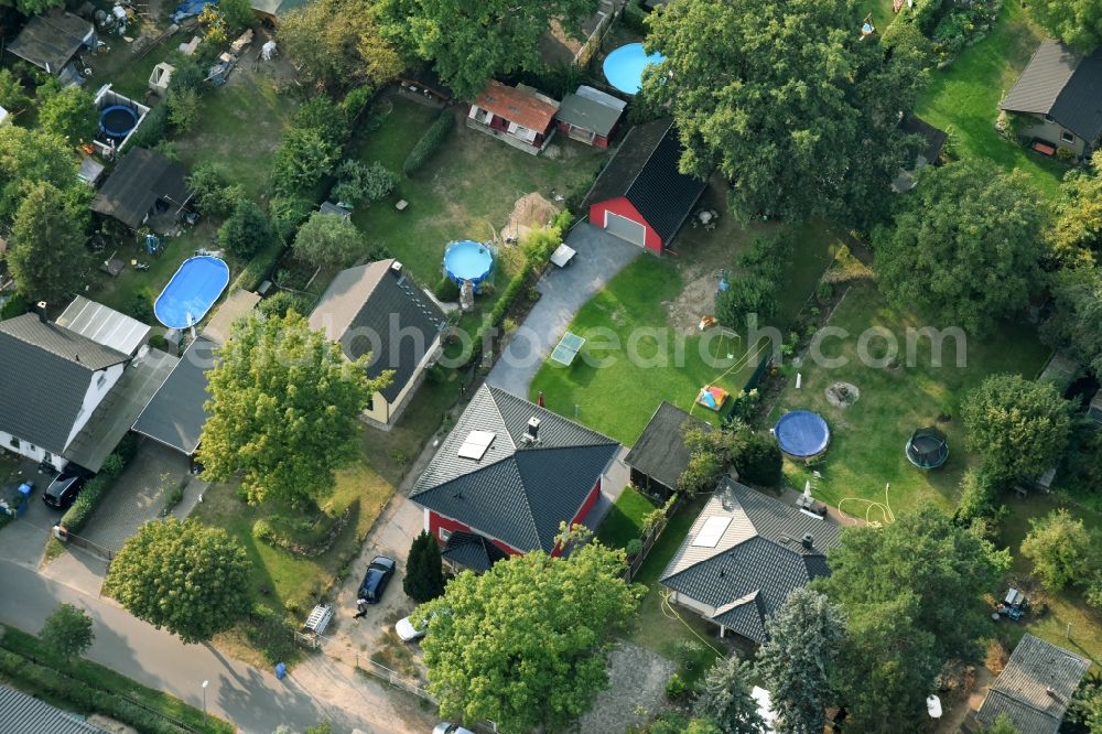 Aerial image Fredersdorf-Vogelsdorf - Single-family residential area of settlement Richard-Wagner-Strasse in Fredersdorf-Vogelsdorf in the state Brandenburg