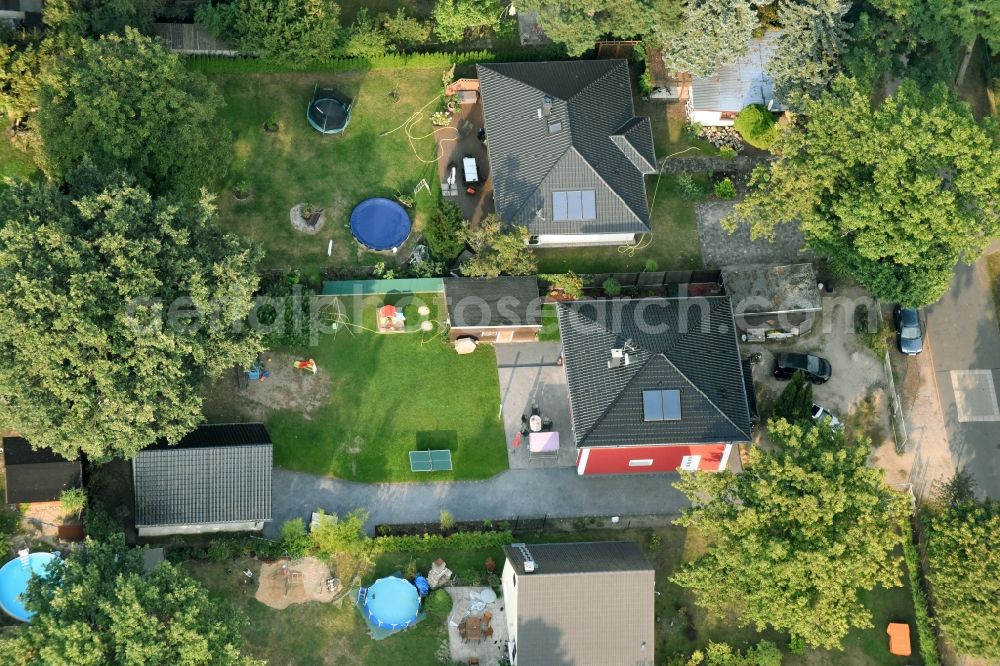 Fredersdorf-Vogelsdorf from the bird's eye view: Single-family residential area of settlement Richard-Wagner-Strasse in Fredersdorf-Vogelsdorf in the state Brandenburg