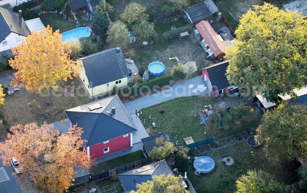 Fredersdorf-Vogelsdorf from above - Single-family residential area of settlement Richard-Wagner-Strasse in Fredersdorf-Vogelsdorf in the state Brandenburg