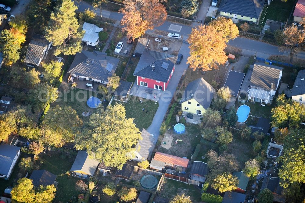 Fredersdorf-Vogelsdorf from above - Single-family residential area of settlement Richard-Wagner-Strasse in Fredersdorf-Vogelsdorf in the state Brandenburg