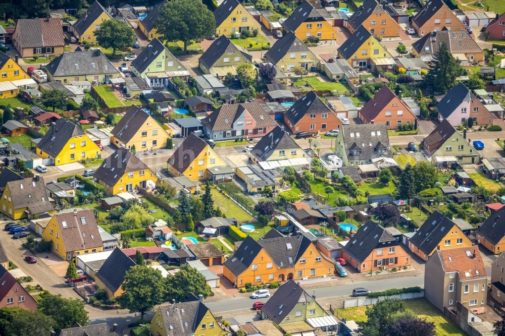 Aerial photograph Rünthe - Single-family residential area of settlement in Rünthe in the state North Rhine-Westphalia, Germany