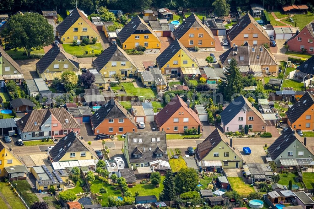 Aerial image Rünthe - Single-family residential area of settlement in Rünthe in the state North Rhine-Westphalia, Germany