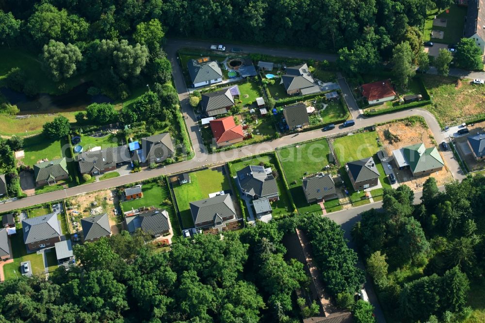 Werneuchen from above - Single-family residential area of settlement Rosenstrasse - Rosenring in Werneuchen in the state Brandenburg, Germany