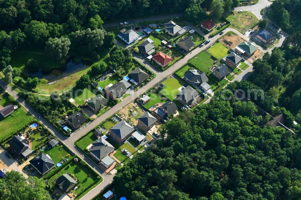 Aerial photograph Werneuchen - Single-family residential area of settlement Rosenstrasse - Rosenring in Werneuchen in the state Brandenburg, Germany