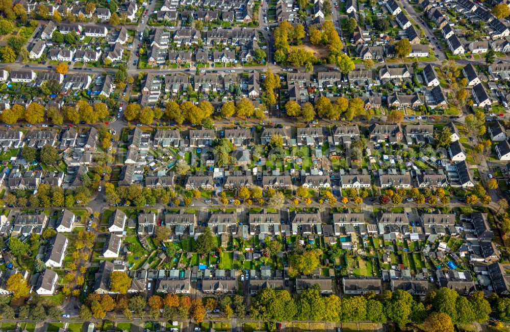 Aerial image Moers - Single-family residential area of settlement Ruhrstrasse - Marienburger Strasse - Alsenstrasse - Eupener Strasse in Moers in the state North Rhine-Westphalia, Germany