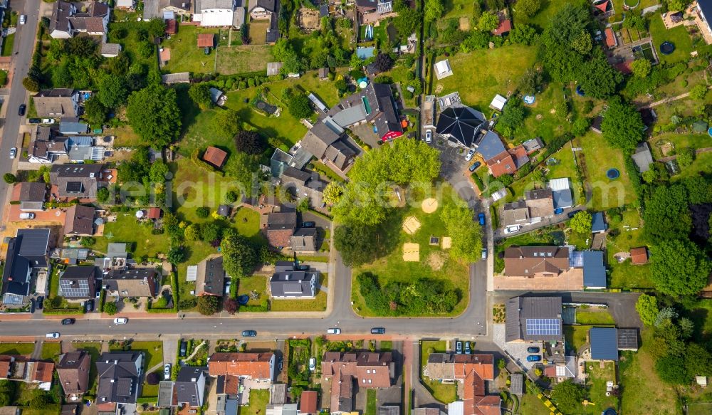 Haltern am See from above - Single-family residential area of settlement on Saarplatz - Saarlauternstrasse in Haltern am See in the state North Rhine-Westphalia, Germany