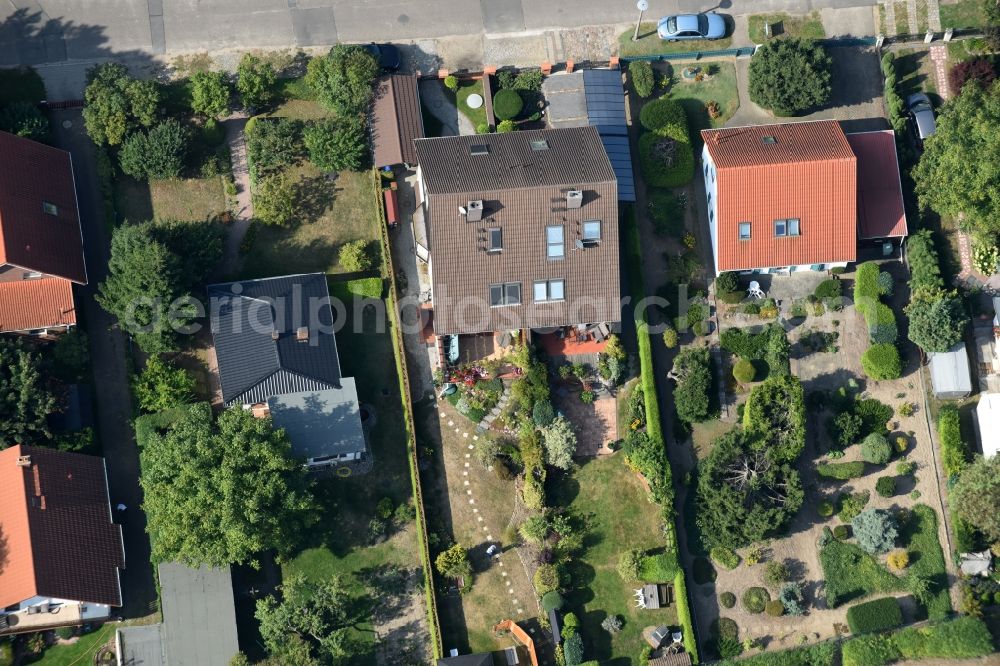 Aerial photograph Berlin - Single-family residential area of settlement destrict Karow in Berlin