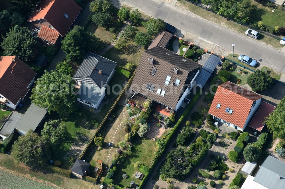 Aerial image Berlin - Single-family residential area of settlement destrict Karow in Berlin