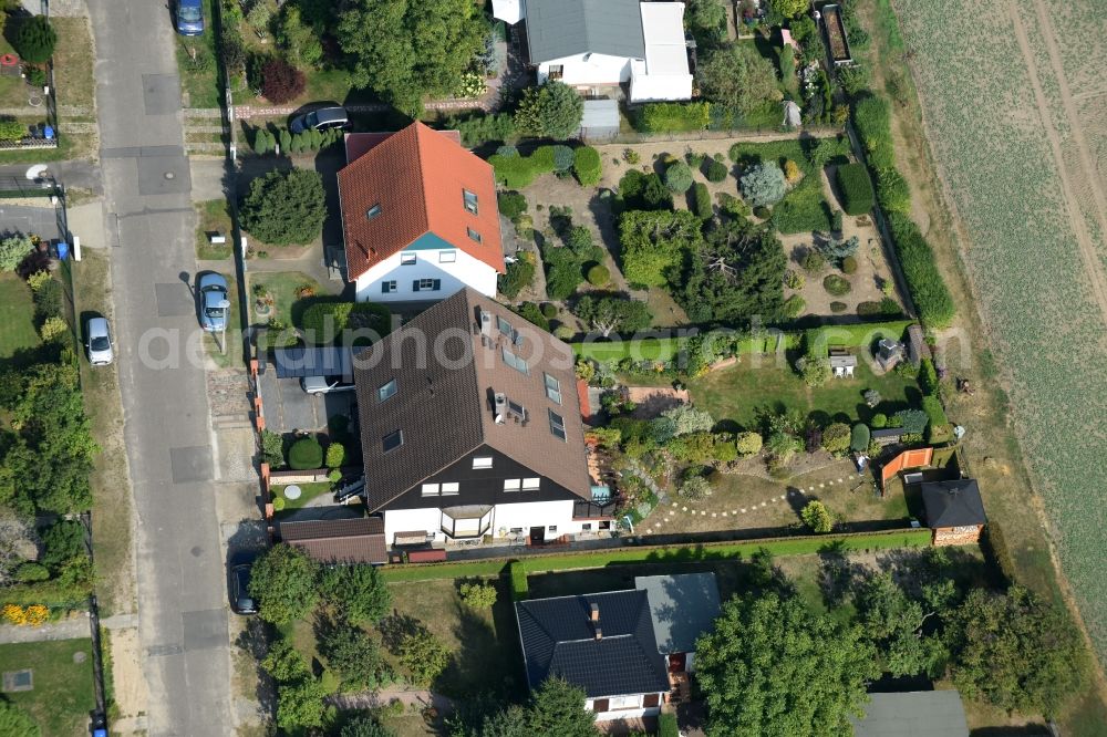 Aerial image Berlin - Single-family residential area of settlement destrict Karow in Berlin