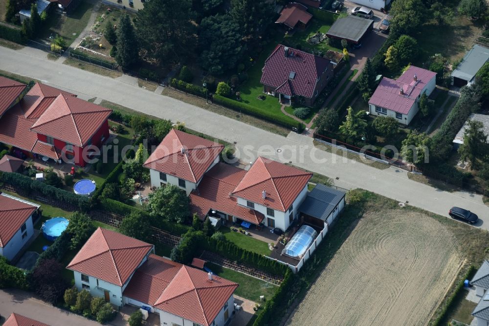 Aerial photograph Ahrensfelde - Single-family residential area of settlement Steinstrasse - Am Feldrain in Ahrensfelde in the state Brandenburg