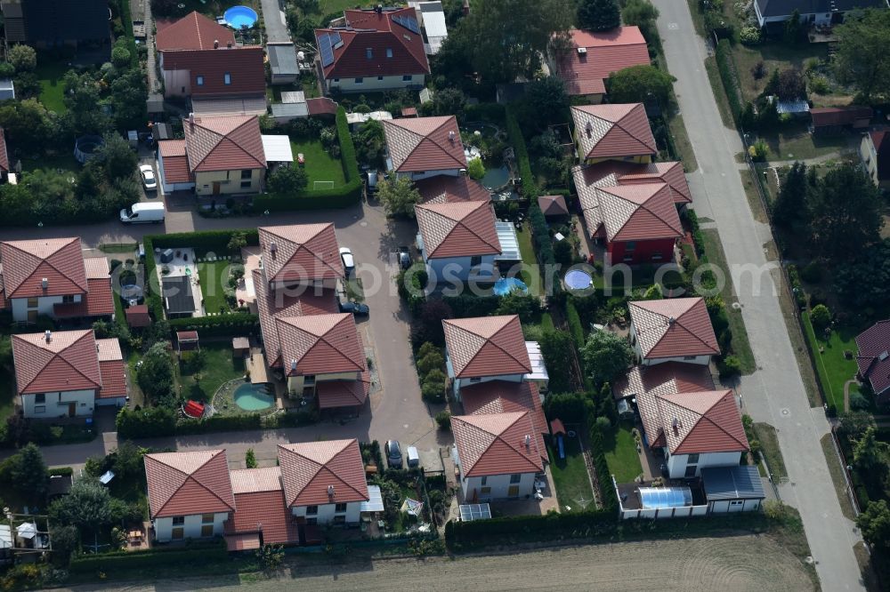 Aerial image Ahrensfelde - Single-family residential area of settlement Steinstrasse - Am Feldrain in Ahrensfelde in the state Brandenburg