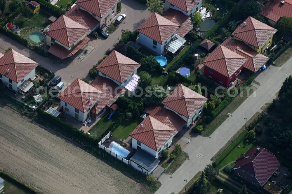 Aerial photograph Ahrensfelde - Single-family residential area of settlement Steinstrasse - Am Feldrain in Ahrensfelde in the state Brandenburg