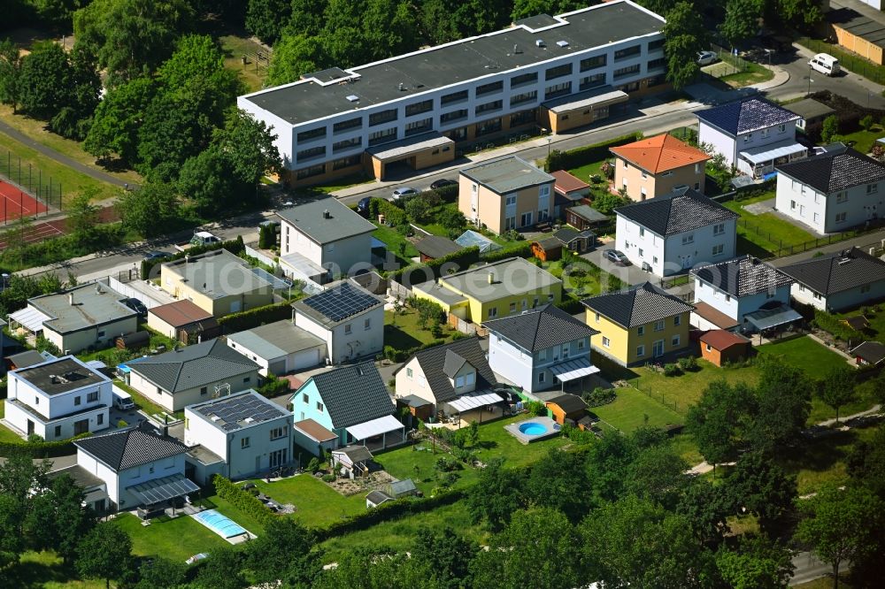 Aerial photograph Berlin - Single-family residential area of settlement Stephan-Born-Strasse in the district Marzahn-Hellersdorf in Berlin