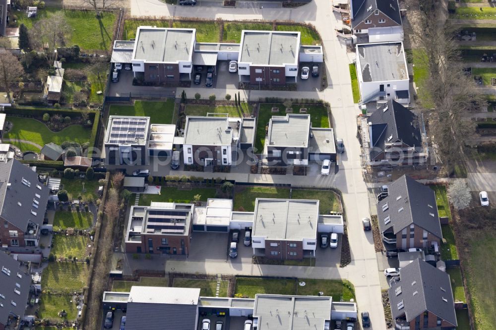 Aerial image Straelen - Residential area of single-family settlement on street Blumenweg in Straelen in the state North Rhine-Westphalia, Germany