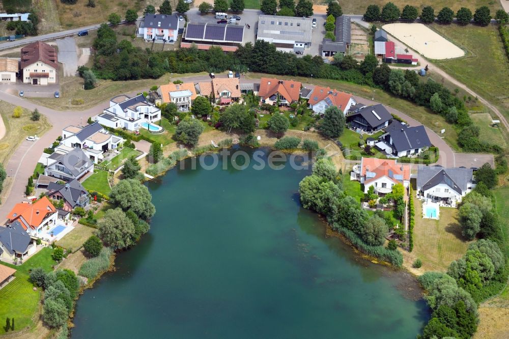 Großwallstadt from above - Single-family residential area of settlement on Strasse Paradiesaecker in Grosswallstadt in the state Bavaria, Germany