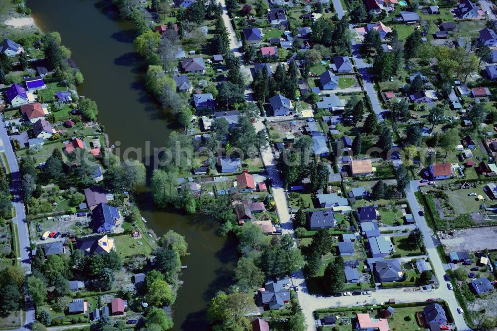 Vogelsdorf from above - Single-family residential area of settlement lake Krummer See in Vogelsdorf in the state Brandenburg