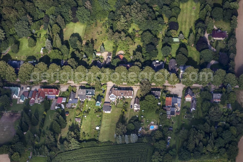 Malente from the bird's eye view: Single-family residential area of settlement Am Walde in the district Rachut in Malente in the state Schleswig-Holstein