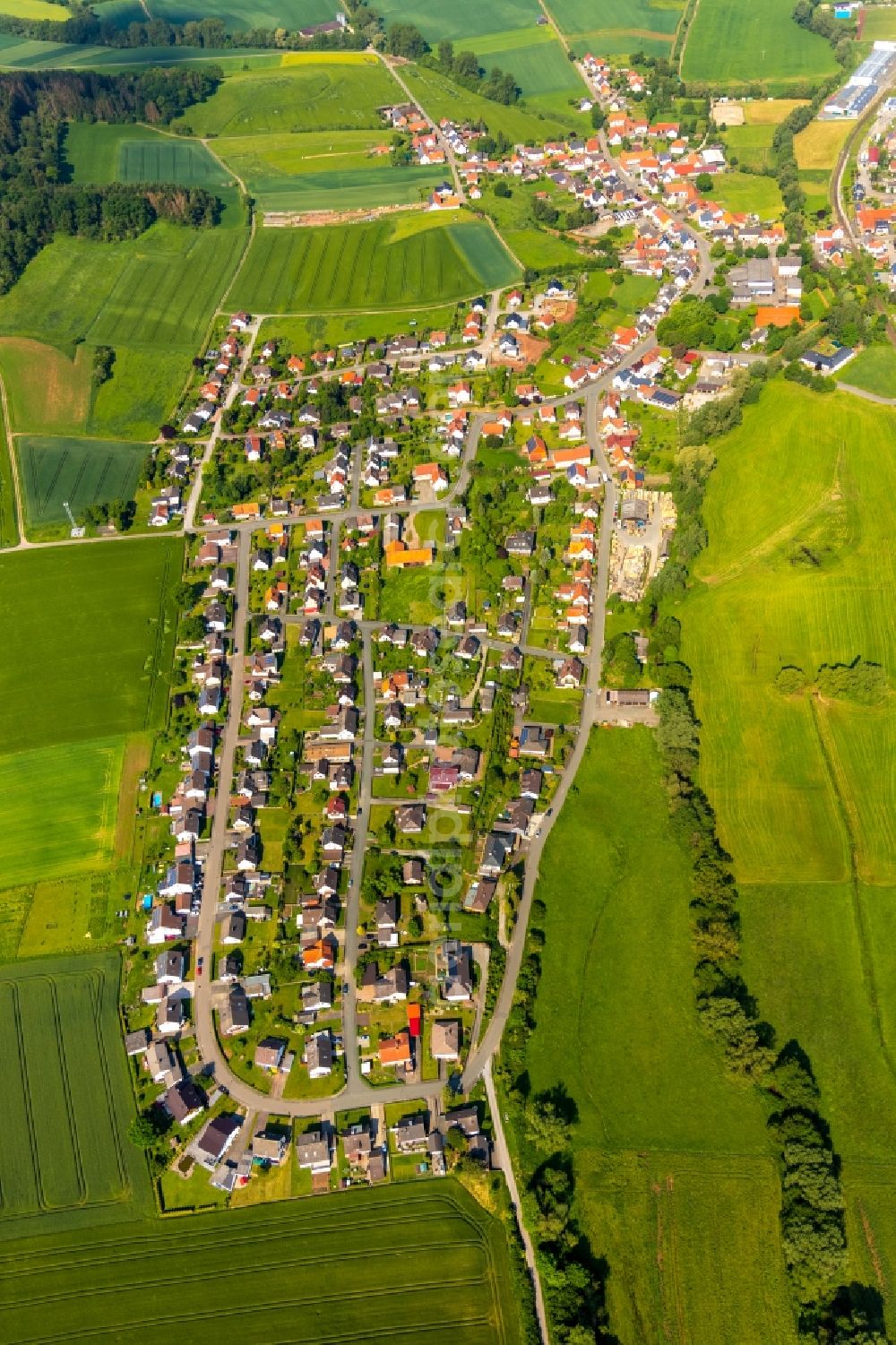 Twiste from above - Single-family residential area of settlement on Wieselhof - Auf dem Lohne in Twiste in the state Hesse, Germany