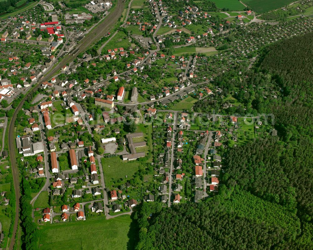 Wünschendorf/Elster from above - Single-family residential area of settlement in Wünschendorf/Elster in the state Thuringia, Germany