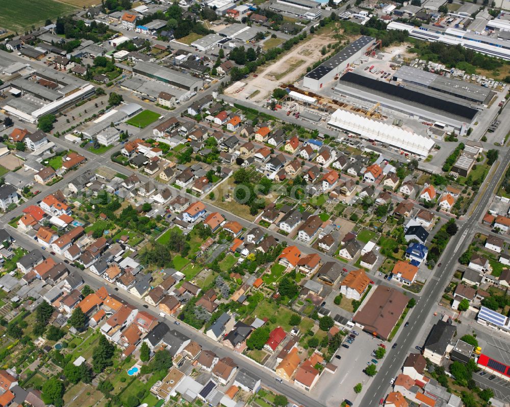 Aerial image Waghäusel - Single-family residential area of settlement between Kolpingstrasse and Jahnstrasse in the district Kirrlach in Waghaeusel in the state Baden-Wuerttemberg, Germany