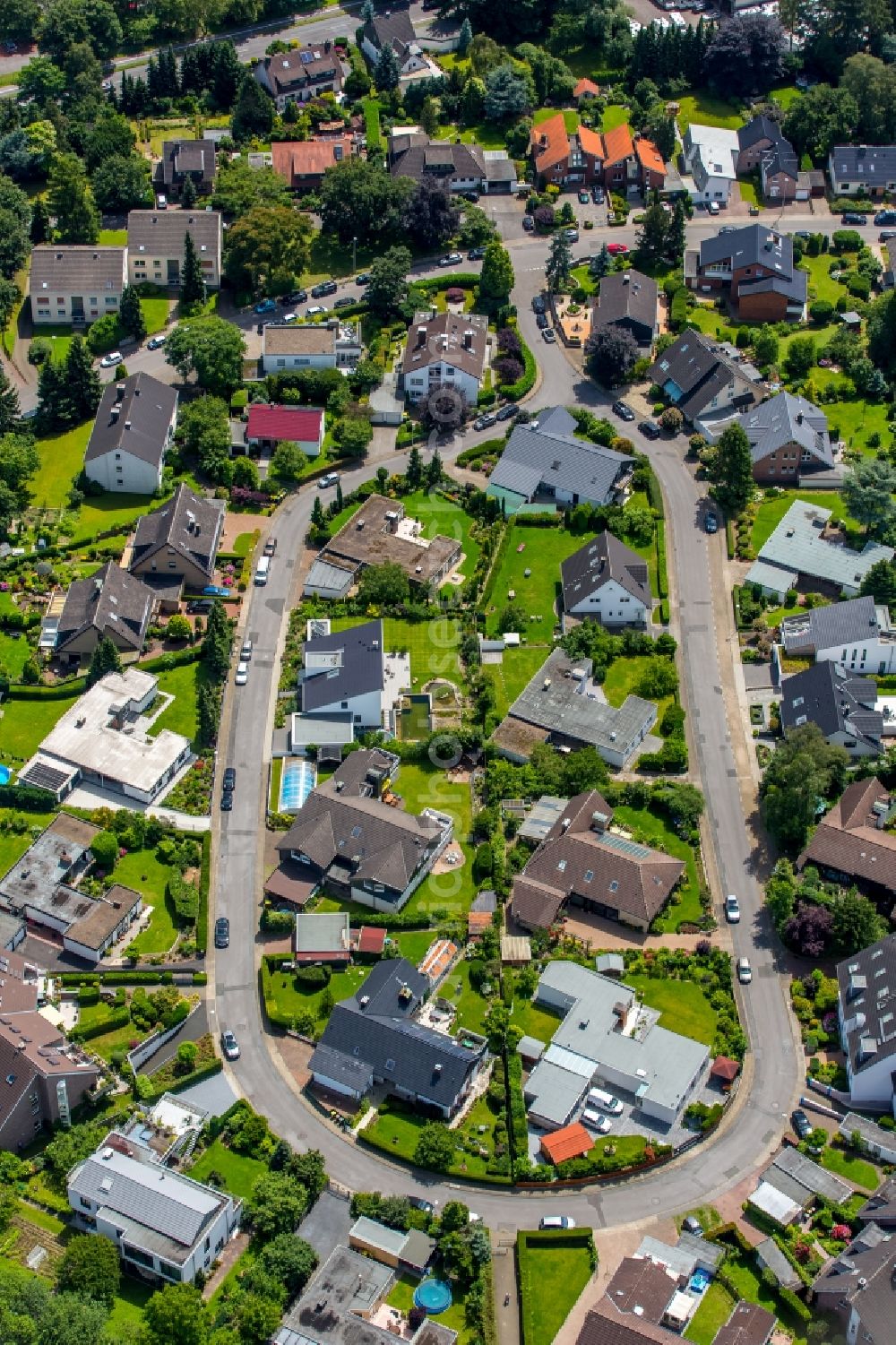 Mülheim an der Ruhr from above - Residential a residential estate on juniper ring in Muelheim an der Ruhr in North Rhine-Westphalia