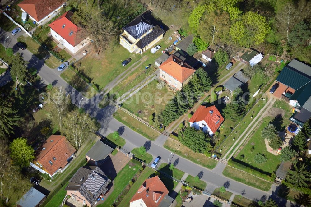 Falkensee from above - Residential area with single-family homes at the Mannheimer Street in Falksee in Brandenburg