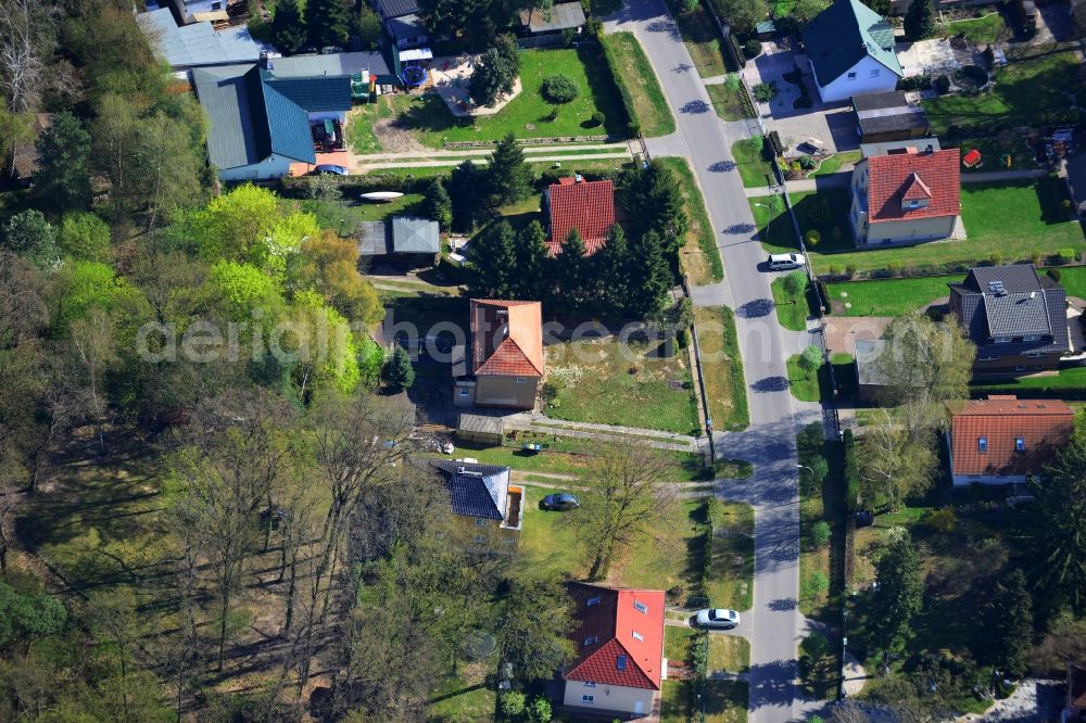 Falkensee from above - Residential area with single-family homes at the Mannheimer Street in Falksee in Brandenburg