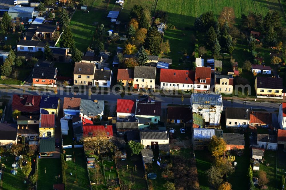 Wandlitz Zerpenschleuse from above - Residential area with houses and gardens along the Schorfheidstraße in the local district Zerpenschleuse in Wandlitz in Brandenburg