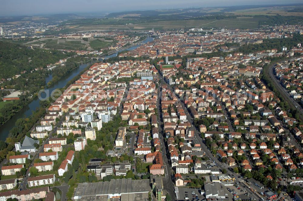 WÜRZBURG from the bird's eye view: Blick über ein Wohngebiet entlang der Friedrich-Spee-Straße und Ran dersackerer Straße in Würzburg am Main, Stadtteil San derau. Würzburg ist eine kreisfreie Stadt im bayerischen Regierungsbezirk Unterfranken mit Sitz der Regierung von Unterfranken, des Bezirks Unterfranken und des Landratsamtes Würzburg. Kontakt: Stadt Würzburg, Rückermainstrasse 2, 97070 Würzburg, Tel. +49 (0)9 31 37-0, Fax +49 (0)9 31 37 33 73, e-mail: info@stadt.wuerzburg.de