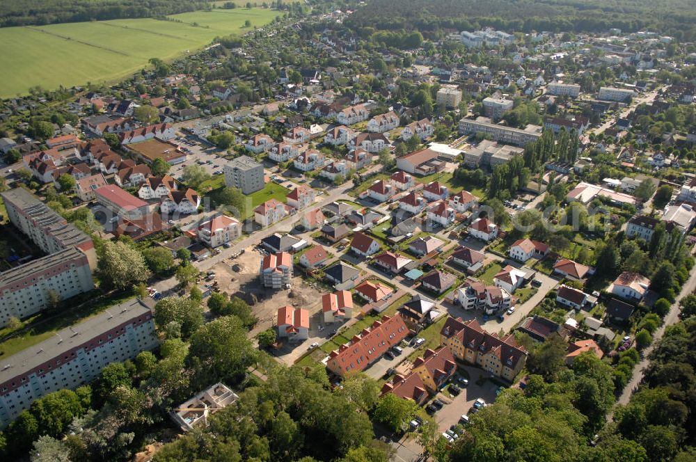 Graal-Müritz from above - Blick auf das Wohngebiet Eselswiese der HAWO Bauträger KG in unmittelbarer Strandnähe im Ostseeheilbad Graal-Müritz. Es ist ein neu errichtetes Wohngebiet mit diverse Einzelhäusern in naturnahe Lage im Ortszentrum.