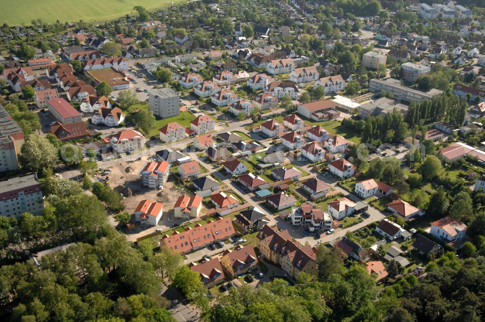 Graal-Müritz from the bird's eye view: Blick auf das Wohngebiet Eselswiese der HAWO Bauträger KG in unmittelbarer Strandnähe im Ostseeheilbad Graal-Müritz. Es ist ein neu errichtetes Wohngebiet mit diverse Einzelhäusern in naturnahe Lage im Ortszentrum.