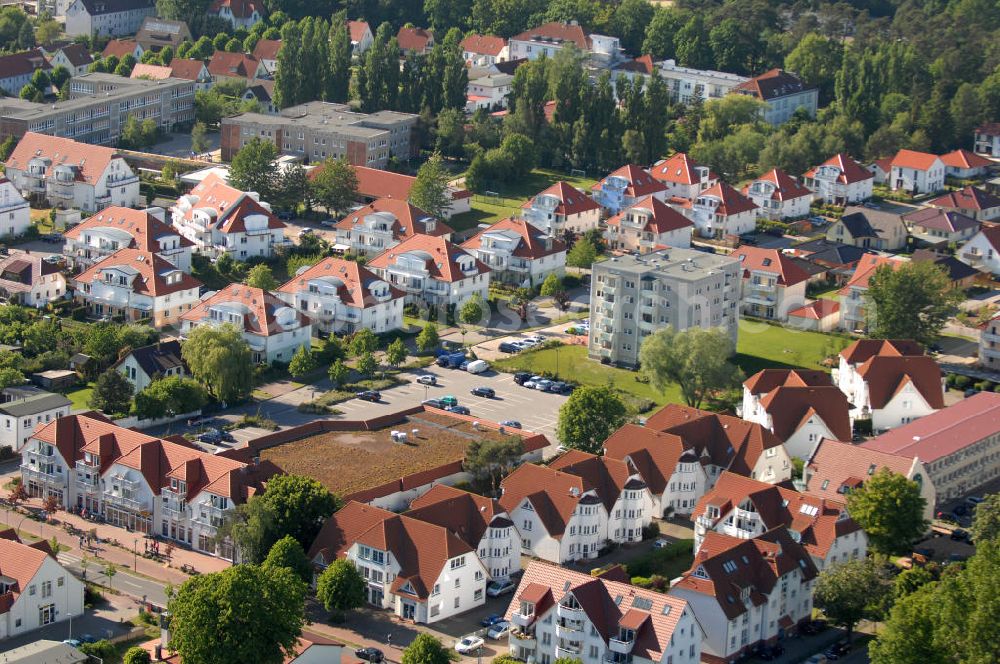 Graal-Müritz from the bird's eye view: Blick auf das Wohngebiet Eselswiese der HAWO Bauträger KG in unmittelbarer Strandnähe im Ostseeheilbad Graal-Müritz. Es ist ein neu errichtetes Wohngebiet mit diverse Einzelhäusern in naturnahe Lage im Ortszentrum.