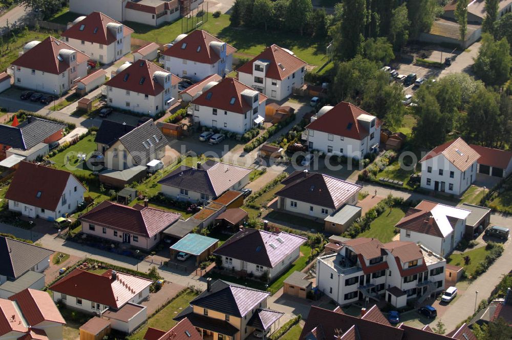 Graal-Müritz from the bird's eye view: Blick auf das Wohngebiet Eselswiese der HAWO Bauträger KG in unmittelbarer Strandnähe im Ostseeheilbad Graal-Müritz. Es ist ein neu errichtetes Wohngebiet mit diverse Einzelhäusern in naturnahe Lage im Ortszentrum.