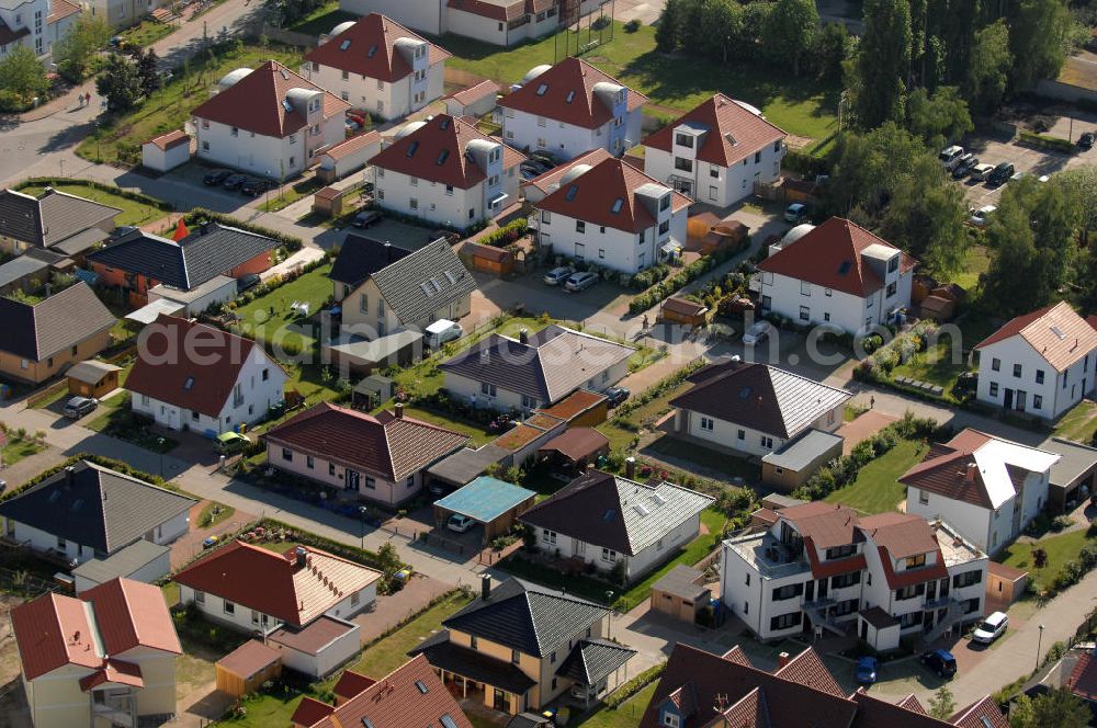 Aerial image Graal-Müritz - Blick auf das Wohngebiet Eselswiese der HAWO Bauträger KG in unmittelbarer Strandnähe im Ostseeheilbad Graal-Müritz. Es ist ein neu errichtetes Wohngebiet mit diverse Einzelhäusern in naturnahe Lage im Ortszentrum.