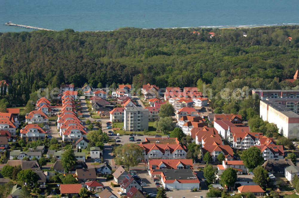 Graal-Müritz from the bird's eye view: Blick auf das Wohngebiet Eselswiese der HAWO Bauträger KG in unmittelbarer Strandnähe im Ostseeheilbad Graal-Müritz. Es ist ein neu errichtetes Wohngebiet mit diverse Einzelhäusern in naturnahe Lage im Ortszentrum.