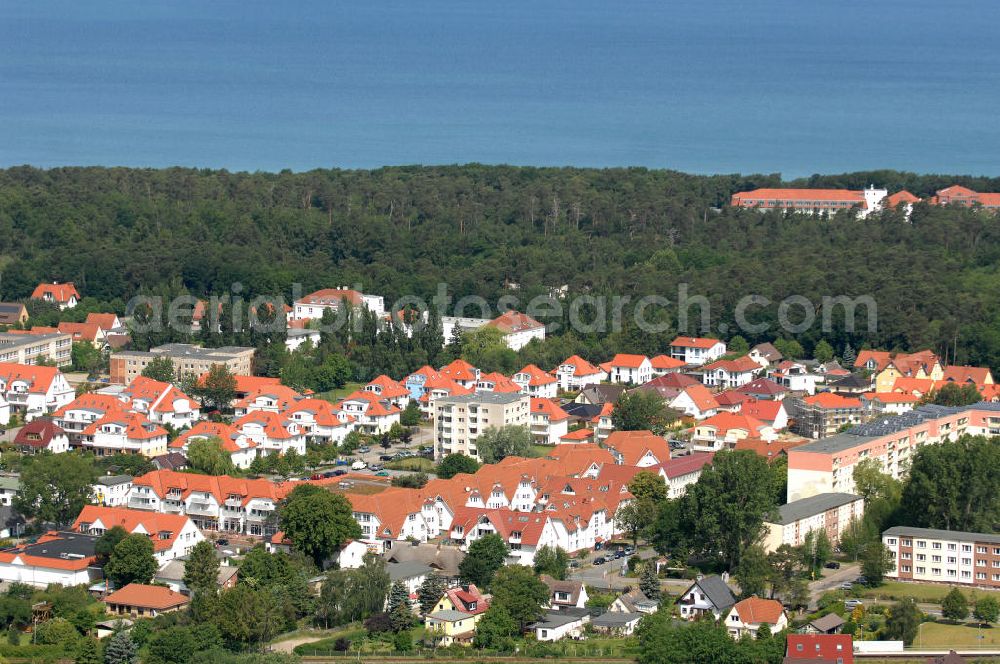 Aerial image Ostseebad Graal-Müritz - Blick auf das Wohngebiet Eselswiese der HAWO Bauträger KG in unmittelbarer Strandnähe im Ostseeheilbad Graal-Müritz. Es ist ein neu errichtetes Wohngebiet mit diverse Einzelhäusern in naturnahe Lage im Ortszentrum.