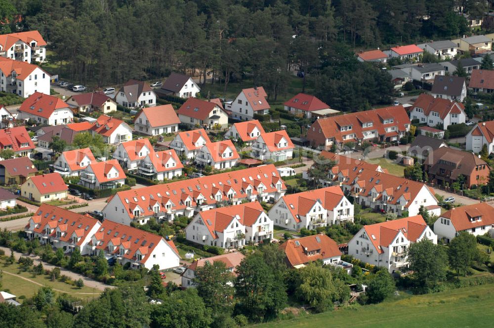 Ostseebad Graal-Müritz from the bird's eye view: Blick auf das Wohngebiet Eselswiese der HAWO Bauträger KG in unmittelbarer Strandnähe im Ostseeheilbad Graal-Müritz. Es ist ein neu errichtetes Wohngebiet mit diverse Einzelhäusern in naturnahe Lage im Ortszentrum.