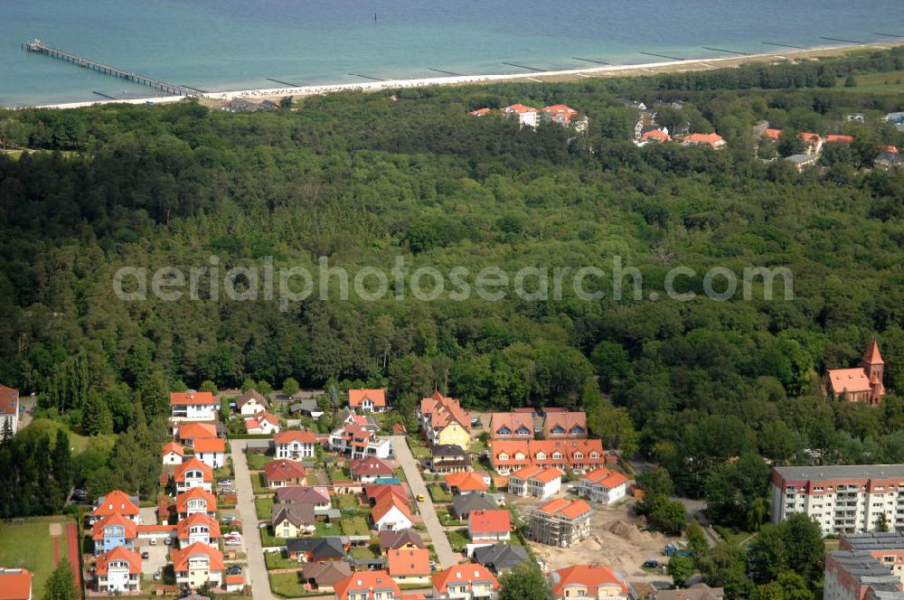 Aerial image Ostseebad Graal-Müritz - Blick auf das Wohngebiet Eselswiese der HAWO Bauträger KG in unmittelbarer Strandnähe im Ostseeheilbad Graal-Müritz. Es ist ein neu errichtetes Wohngebiet mit diverse Einzelhäusern in naturnahe Lage im Ortszentrum.