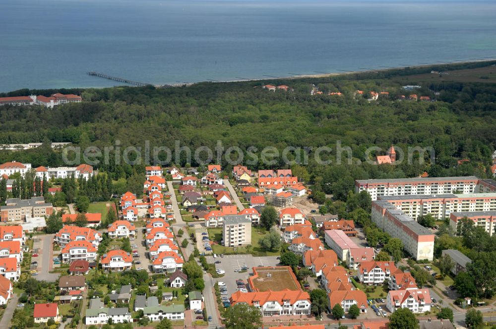 Ostseebad Graal-Müritz from the bird's eye view: Blick auf das Wohngebiet Eselswiese der HAWO Bauträger KG in unmittelbarer Strandnähe im Ostseeheilbad Graal-Müritz. Es ist ein neu errichtetes Wohngebiet mit diverse Einzelhäusern in naturnahe Lage im Ortszentrum.